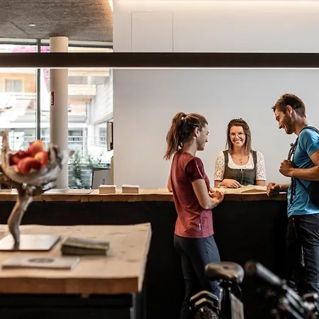Berge Lifestyle-hotel 4* ゼルデン